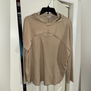 XL White Birch taupe shirt with hood and keyhole in front